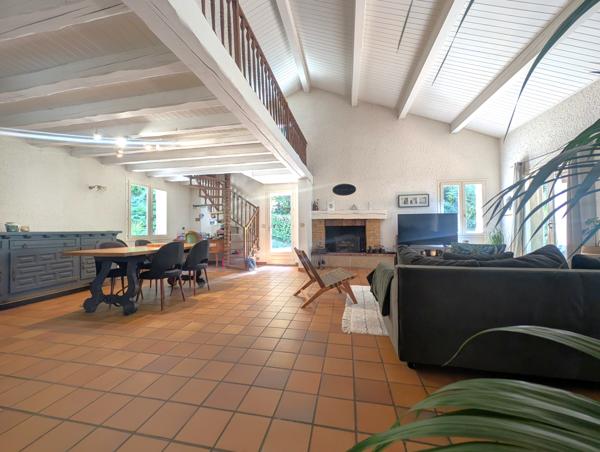 Maison 5 pièces - 205 m² Exclusivité efficity