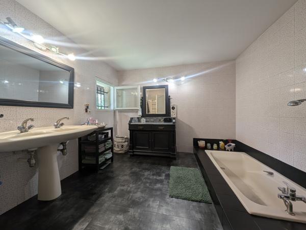 Maison 5 pièces - 205 m² Exclusivité efficity