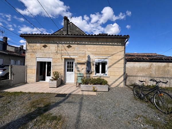 Maison pierre divisée en trois T2