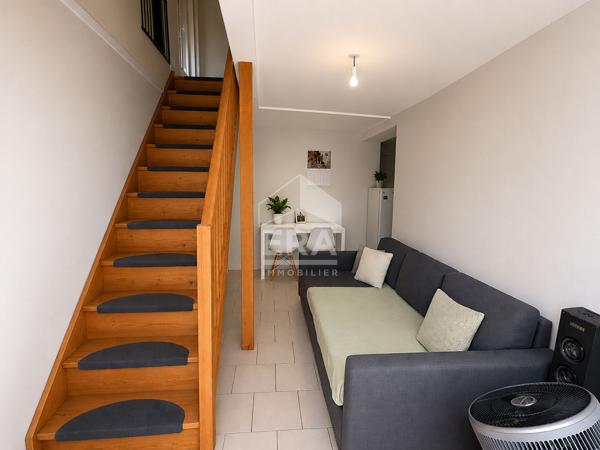 Maison pierre divisée en trois T2