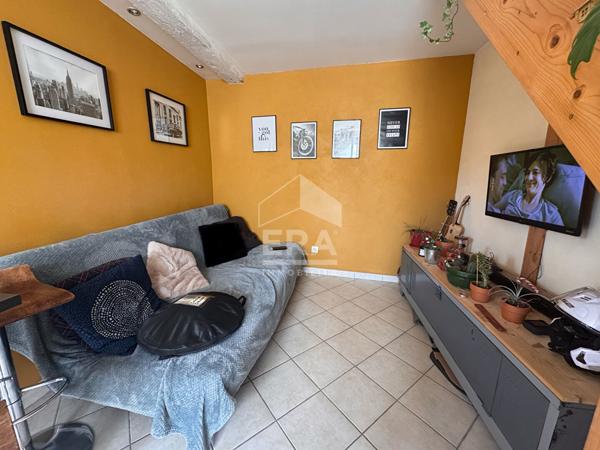 Maison pierre divisée en trois T2