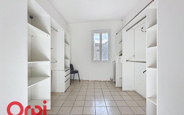 Maison à vendre    4 pièces •  Saint-Laurent-d'Aigouze