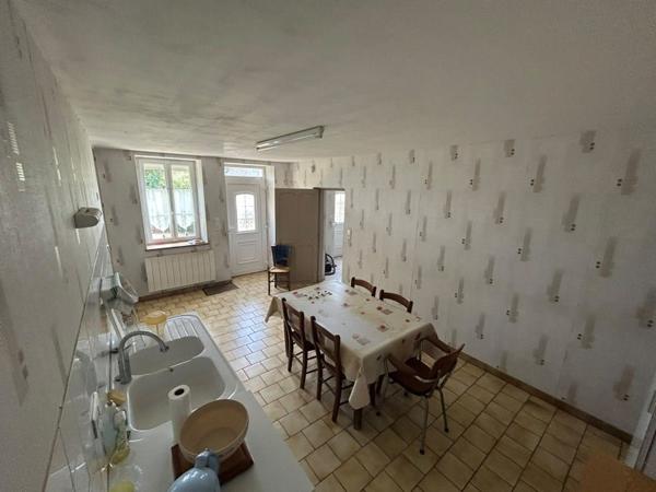 Maison à vendre 98 500 € Montchevrier 3 p 89 m² DPE G
