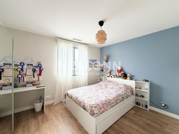 PESSAC- CAMPONAC - Maison Contemporaine 6 pièce(s) 146 m2 - 4ch - Piscine - Jardin - Garage