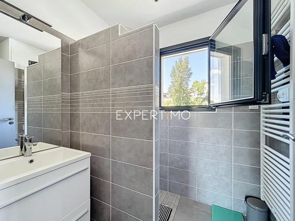 Nailloux (31560) Maison Contemporaine à Nailloux 5 pièces, 153 m² env. avec sous-sol complet et terrasses sise sur une parcelle