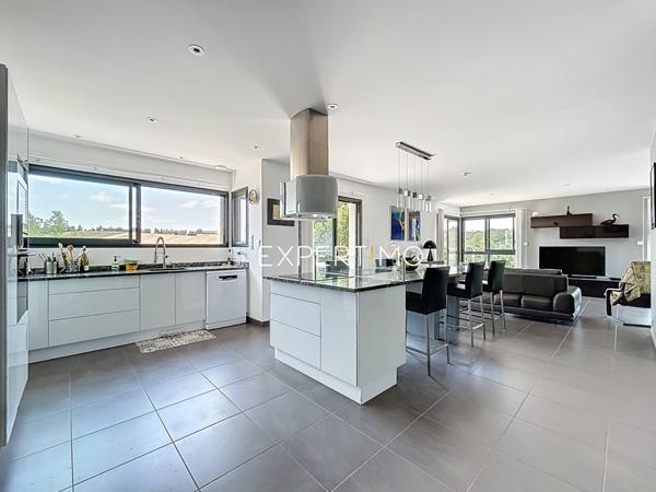 Nailloux (31560) Maison Contemporaine à Nailloux 5 pièces, 153 m² env. avec sous-sol complet et terrasses sise sur une parcelle