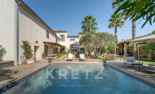 Exceptionnelle Maison de Maître avec jardin, piscine, garage et dépendances en coeur de village