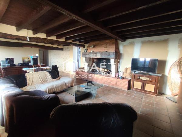 MAISON DE  CAMPAGNE  AU CALME AVEC 10 HECTARES