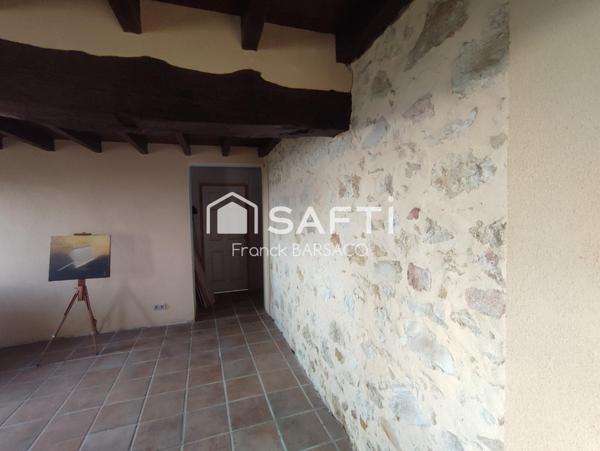 MAISON DE  CAMPAGNE  AU CALME AVEC 10 HECTARES