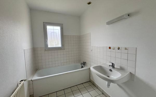 Maison à vendre    4 pièces • 74 m2 Chezal-Benoît