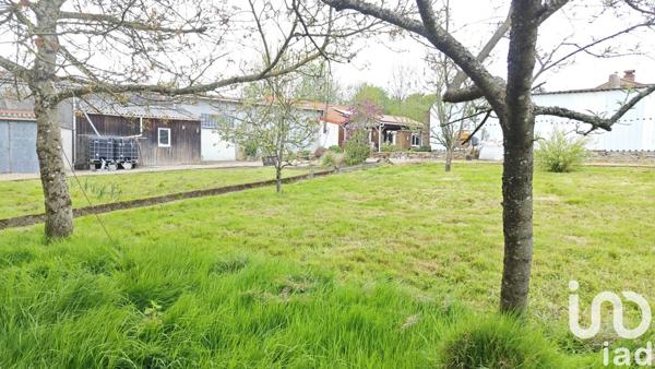 Maison rustique 9 pièces de 190 m² à Saint-Pardoux (79310)