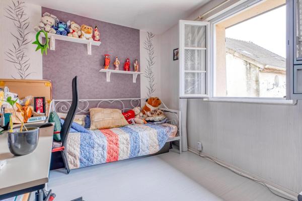 Christophe Michaudelle – EXLUSIVITE - CAPIFRANCE vous propose Nanteuil lès Meaux : Proche des commodités, maison de ville bien entretenue - 6 pièces - 5 chambres - 2 WC
