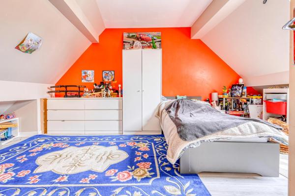 Christophe Michaudelle – EXLUSIVITE - CAPIFRANCE vous propose Nanteuil lès Meaux : Proche des commodités, maison de ville bien entretenue - 6 pièces - 5 chambres - 2 WC