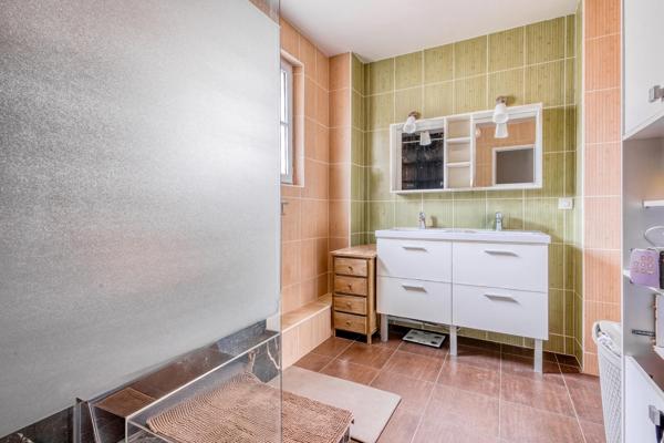 Christophe Michaudelle – EXLUSIVITE - CAPIFRANCE vous propose Nanteuil lès Meaux : Proche des commodités, maison de ville bien entretenue - 6 pièces - 5 chambres - 2 WC