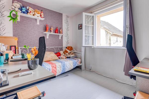 Christophe Michaudelle – EXLUSIVITE - CAPIFRANCE vous propose Nanteuil lès Meaux : Proche des commodités, maison de ville bien entretenue - 6 pièces - 5 chambres - 2 WC