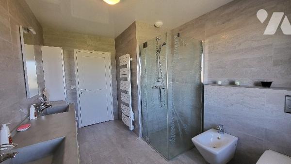 A vendre à CHOUILLY - maison récente de qualité