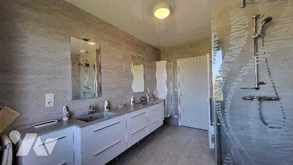 A vendre à CHOUILLY - maison récente de qualité