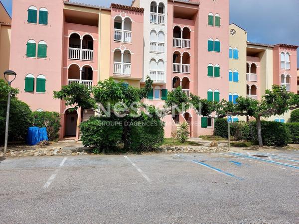 Le Barcares - A VENDRE Appartement T1 cabine dans residence securisee avec parking et piscine