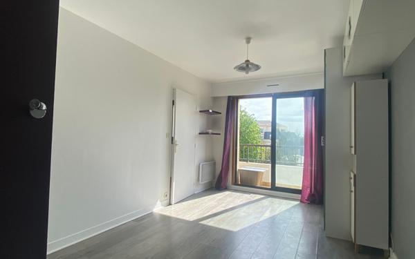 Appartement à louer    1 pièce •  La Varenne - Saint-Maur-des-Fossés