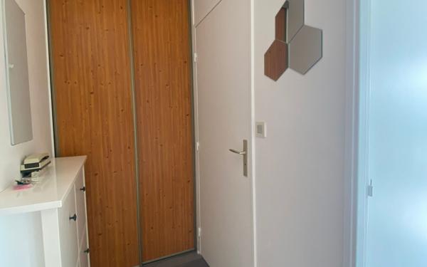 Appartement à louer    1 pièce •  La Varenne - Saint-Maur-des-Fossés