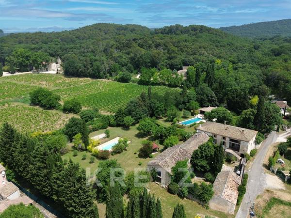 Authentique Mas Provençal rénové dans un écrin de verdure