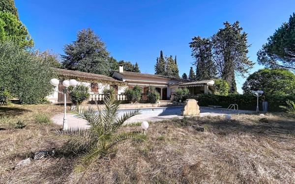 Maison à vendre    5 pièces •  Valbonne