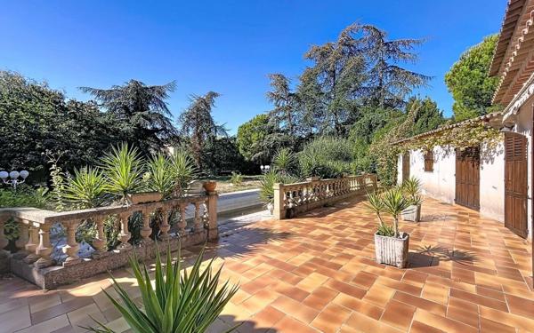 Maison à vendre    5 pièces •  Valbonne