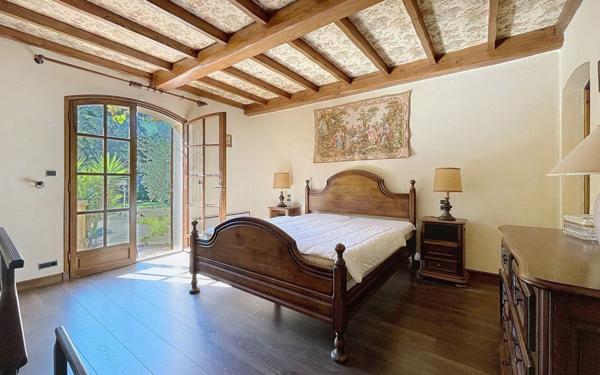 Maison à vendre    5 pièces •  Valbonne