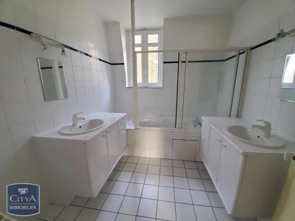 Maison à louer 9 pièces 218.11m² Maromme (76150)