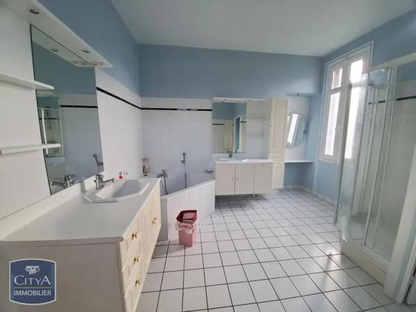 Maison à louer 9 pièces 218.11m² Maromme (76150)