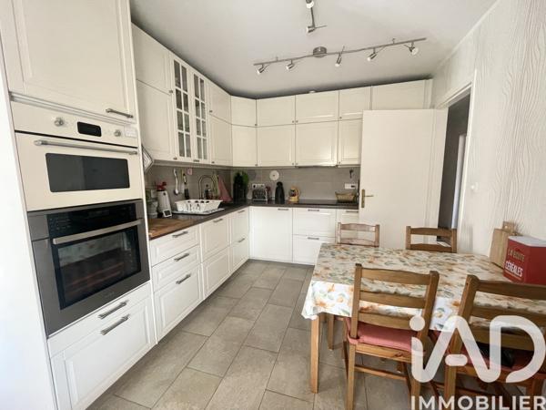 Maison à vendre 8 pièces 213 m² Alès