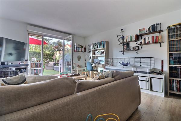 Appartement 3 pièces avec grande terrasse  À 8 min à pied de la gare de Franconville+ BOX