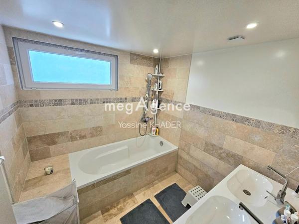 Maison à Cholet, 49300 - 6 pièces 185m²