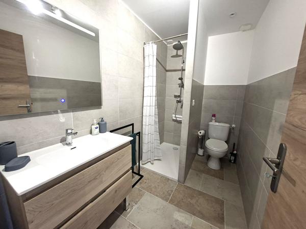 Maison de caractère en pierre 200m² sur parcelle 15725m² CRUAS 07350