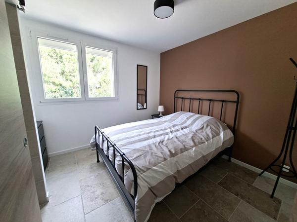 Maison de caractère en pierre 200m² sur parcelle 15725m² CRUAS 07350