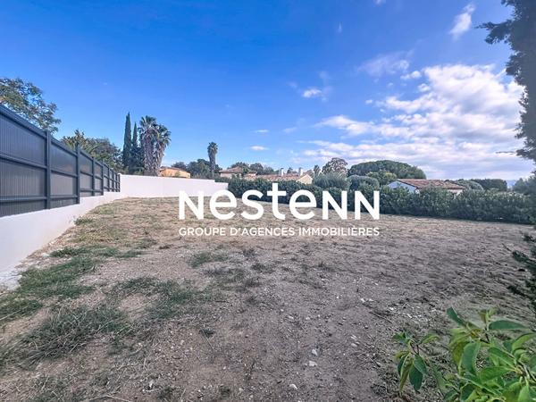 A VENDRE - SAINT ESTEVE - TERRAIN CONSTRUCTIBLE