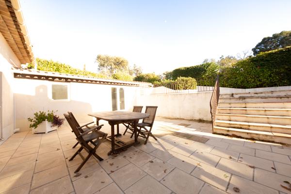 Maison spacieuse et lumineuse avec studio vue imprenable Tanneron