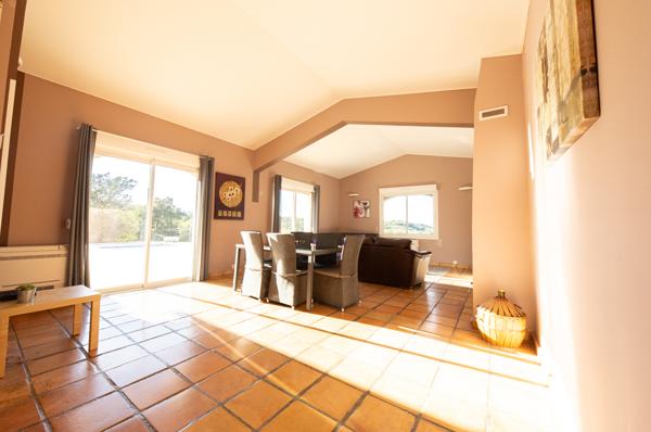 Maison spacieuse et lumineuse avec studio vue imprenable Tanneron