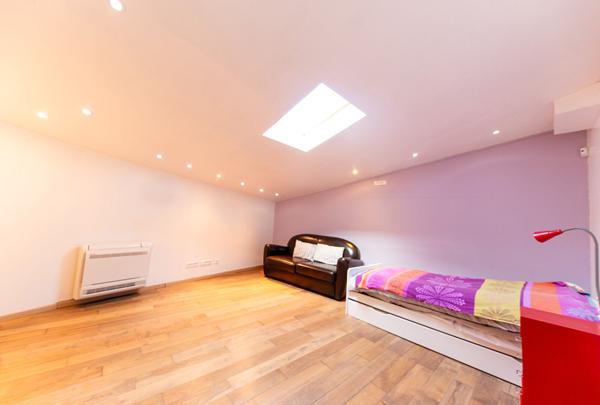 Maison spacieuse et lumineuse avec studio vue imprenable Tanneron