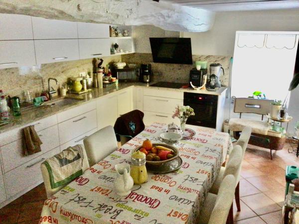 Magnifique propriété composée d’un ensemble de deux maisons, d’une piscine et diverses dépendances sur un peu plus de 5 hectares.<br/>Magnificent property consisting of a set of two houses, a swimming pool and various outbuildings on just over 5 hectares