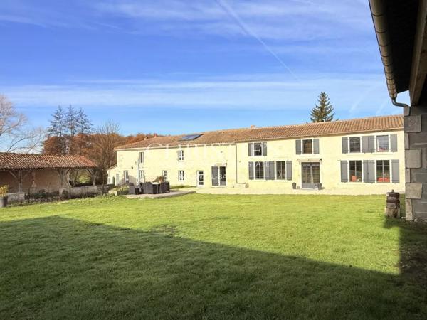 Un Domaine de moulin historique rare, entièrement restauré, au cœur de la Charente