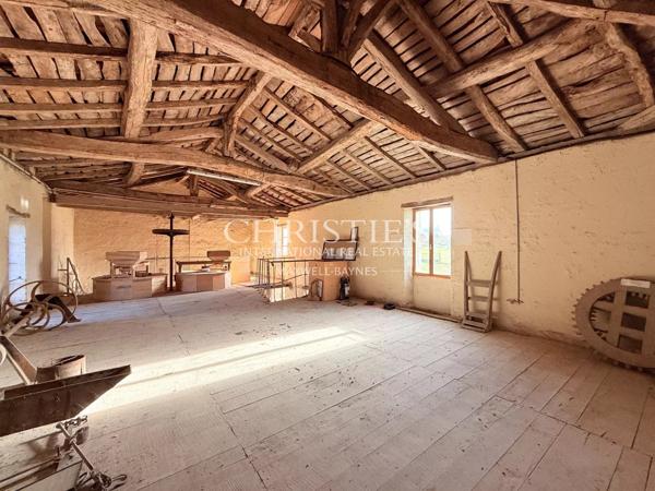 Un Domaine de moulin historique rare, entièrement restauré, au cœur de la Charente