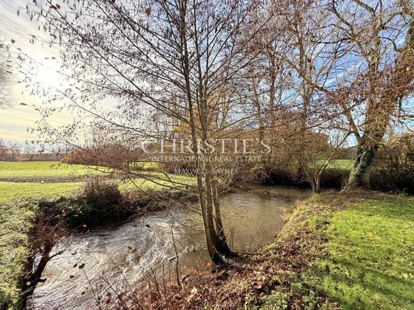 Un Domaine de moulin historique rare, entièrement restauré, au cœur de la Charente