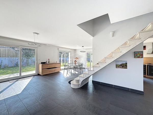 LAMORLAYE  Maison familiale récente  DPE B