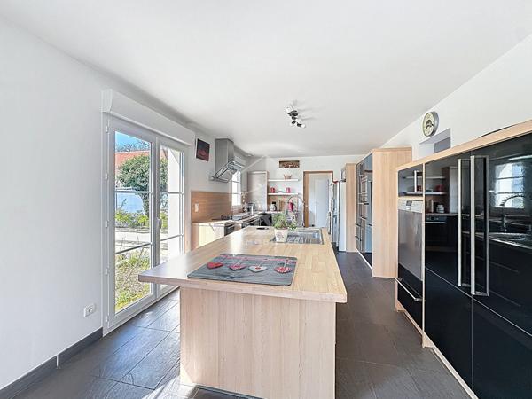 LAMORLAYE  Maison familiale récente  DPE B