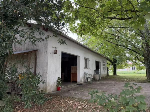 Charmante maison en pierre avec beau parc