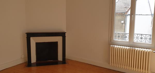 Dormans (51700) MAISON DE VILLE avec GARAGE et STUDIO