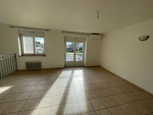 Maison de village avec garage et jardin Sainte-Eulalie (11170)