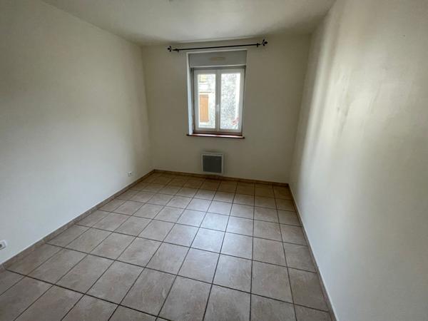 Maison de village avec garage et jardin Sainte-Eulalie (11170)