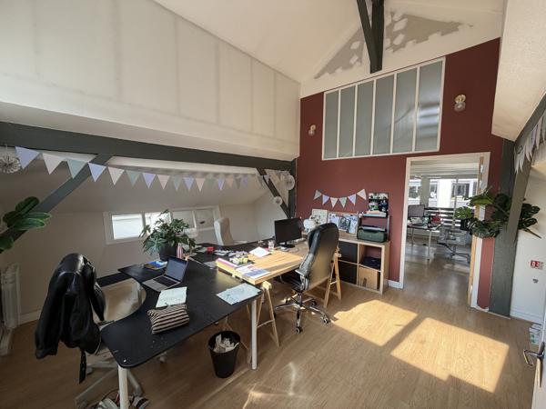 Immeuble de bureaux à louer ou vendre Nantes parking en rez de chaussée